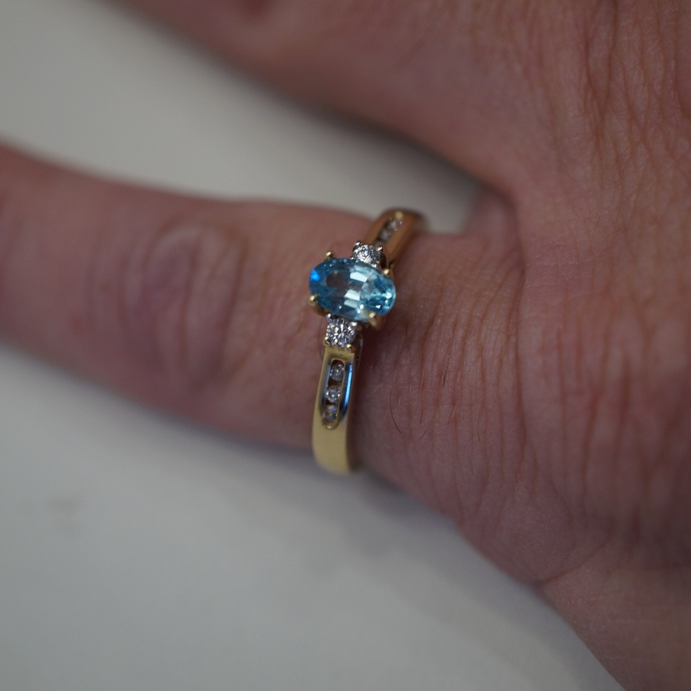 14KY Gold Genuine Aquamarine & Diamond Ring - Picture 7 of 8